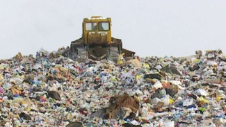 «Сиди и перебирай»: как устроена работа на мусоросортировочном комплексе Надыма