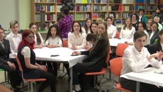 Теперь послов Ямала будут взращивать и в Харпе: «Школа юного дипломата» расширяет географию