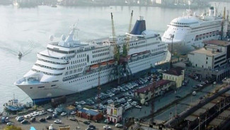 Владивосток впервые с начала 2000-х принял сразу два круизных лайнера