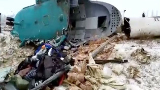 Видео с места крушения вертолёта Ми-8 на Ямале