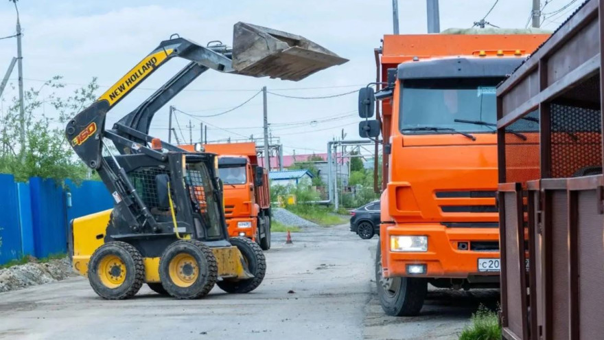 В Аксарке начался сезон дорожных работ