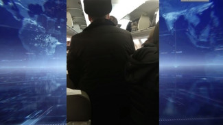 Из-за подозрительного пассажира в Новом Уренгое задержали самолёт, летевший в Москву