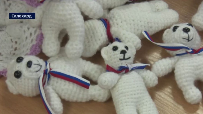 Салехардские мастера шьют для бойцов одежду с символом полярной столицы