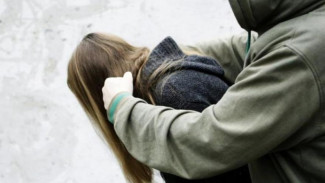 На Ямале 15-летняя девочка отбилась от пьяного насильника