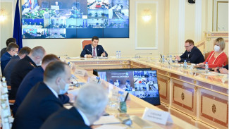 Дмитрий Артюхов заявил о необходимости сохранить устойчивое развитие экономики округа