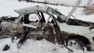 Водитель отечественного автомобиля погиб в ДТП под Новым Уренгоем