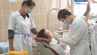 Надымские школьники примерили на себя белые халаты в рамках профориентации