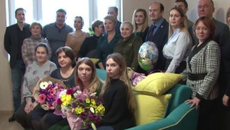 Одно большое доброе дело. Именинница из Нового Уренгоя получила квартиру, мебель и другие подарки