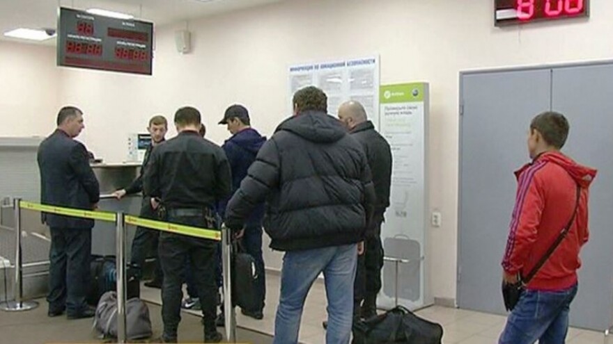 Судебные приставы Ямала выдворили из округа 100 нелегальных мигрантов