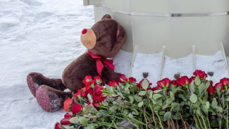 Ямальцы несут цветы к мемориалам в память о погибших в «Крокус Сити Холле»