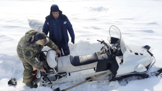Ямальские спасатели вызволили из беды 2 северян, застрявших в тундре