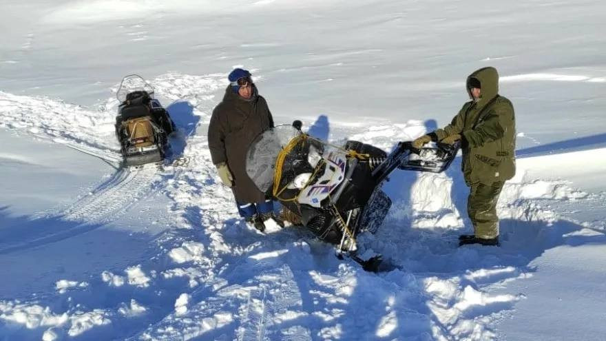 На Ямале разыскивали пропавших снегоходчиков