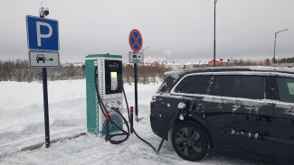 В Муравленко установили зарядку для электромобилей