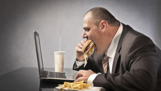 Ученые: стресс на работе приводит к ожирению