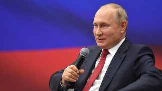 Владимир Путин: пенсионеры получат разовую помощь по 10 тысяч рублей 
