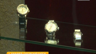 В музее поселка Ханымей открылась необычная выставка часов