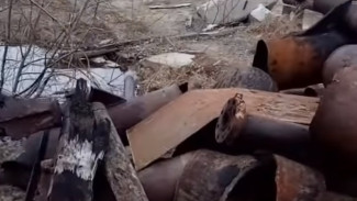 Блогер рассказал о масштабной свалке с опасным мусором на Ямале