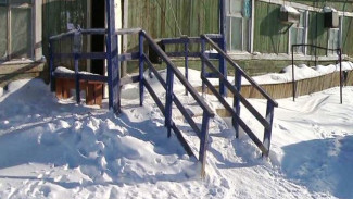 В поселке Тазовский не хватает оборудования и специалистов для уборки и вывоза снега