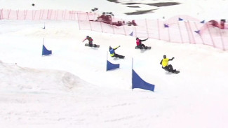 На снежнике Вилючинского вулкана прошли всероссийские соревнования по сноуборду