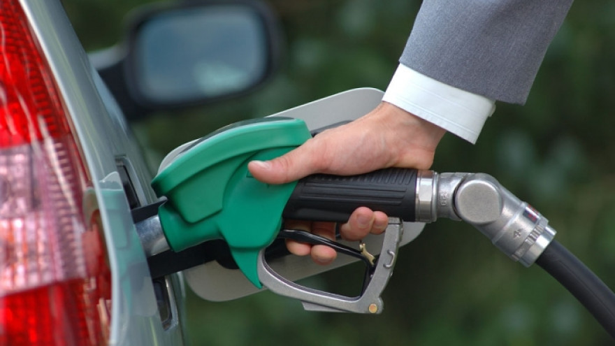 Росстат зафиксировал резкое замедление роста цен на бензин
