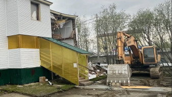 Бывший диспансер и центр досуга «Притяжение» пошли под снос в Салехарде
