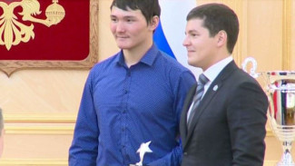 Губернатор округа наградил лучших спортсменов Ямала