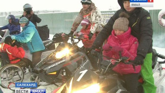 «Гладиаторы Арктики» поздравили особых ребятишек с наступающим Новым Годом