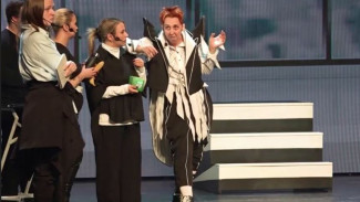 Искусство и болезнь: в Ноябрьске представили спектакль «ПауТина слов»