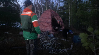 Застрял в лесу: ноябрьские спасатели выручили мужчину, у которого сломался транспорт