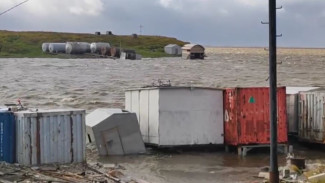 Большая вода затопила прибрежье Гыды