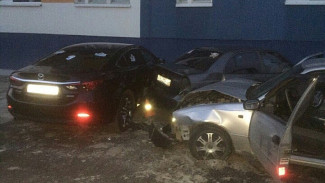 В Муравленко водитель протаранил четыре машины 