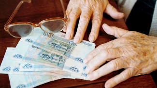 В ЯНАО пенсионерка купилась на заманчивое предложение о заработке и потеряла более 1 миллиона рублей