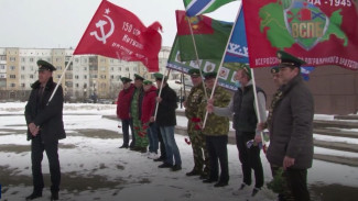 Новый Уренгой принял эстафету в акции «Знамя Победы»