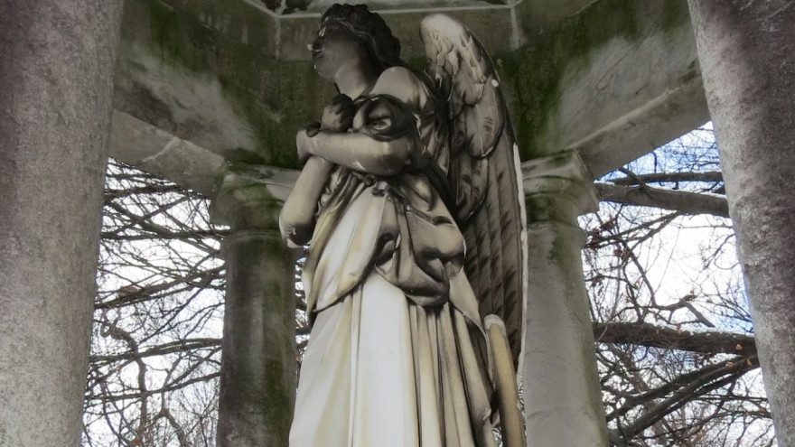 Радоница в 2026 году: какого числа и как правильно поминать усопших 