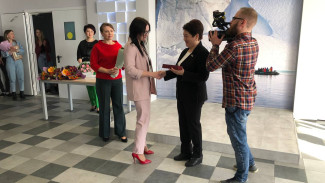 Ямальские журналисты принимают поздравления с профессиональным праздником 