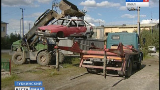 В Губкинском принудительно эвакуировали брошенный горожанами автотранспорт