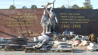 Работы по реконструкции площади Воинской славы в Губкинском подходят к концу 