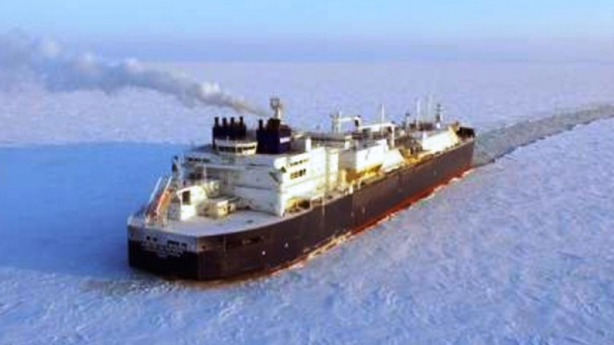 Новейшие суда для «Ямал СПГ» впервые проходят восточный Севморпуть без ледоколов
