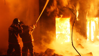 В Новом Уренгое произошло крупное возгорание. Жилые дома Ноябрьска и Надыма также охватил пожар