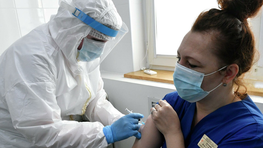Названы сроки массовой вакцинации граждан от коронавируса 