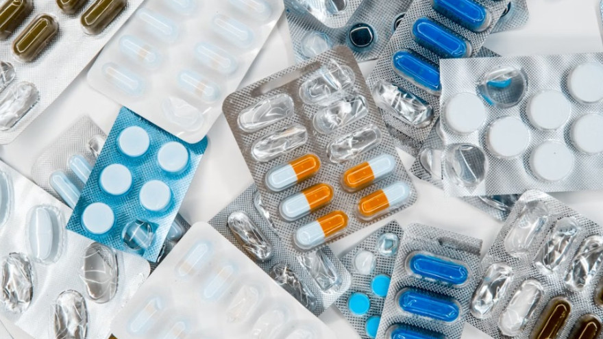 Почему нельзя принимать лекарства с истекшим сроком годности