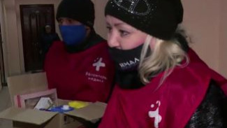 Привозят продукты питания и медикаменты: волонтеры Ямала продолжают помогать пожилым