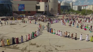 Праздник этнической музыки: в Якутии прошел флешмоб игры на хомусе