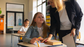 На Ямале вводят новые меры поощрения учителей и талантливых учеников