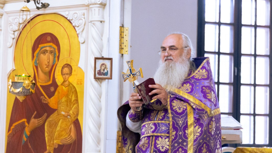 Православные верующие празднуют Рождество Пресвятой Богородицы