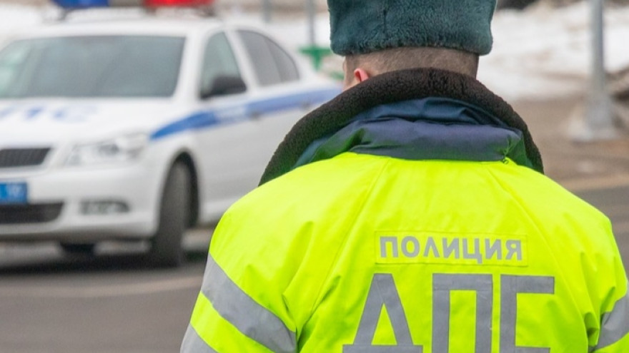 На трассе Сургут – Салехард автомобиль сбил полицейского: мужчина получил тяжелые травмы 