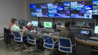  На Ямале отметили Всемирный день телевидения: как устроена фабрика новостей на Крайнем Севере