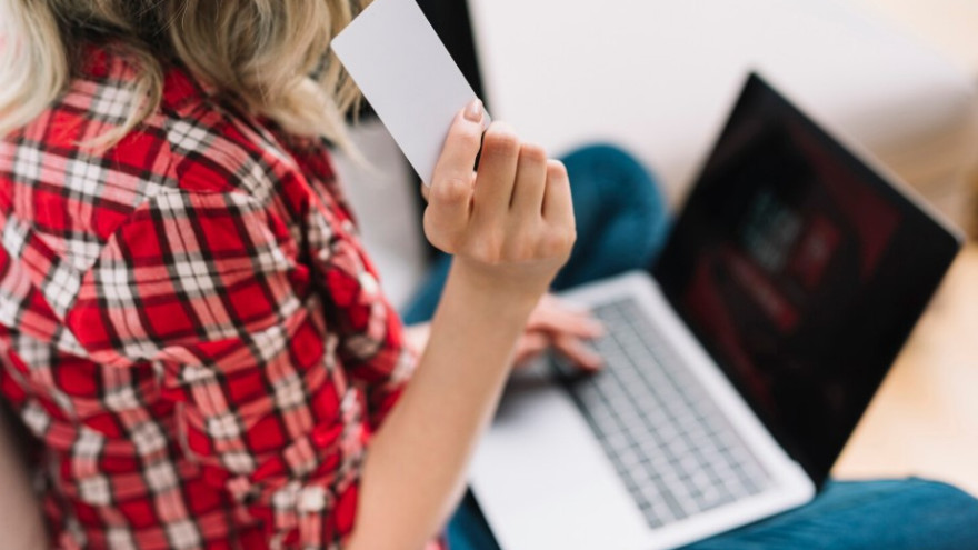 Надымчанка перевела мошенникам более 3 миллионов рублей, спасая «взломанный» аккаунт