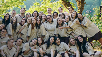 Вожатых, психологов и видеографов приглашают в летнюю Школу Ямолод