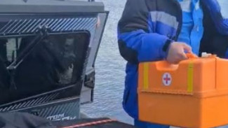 На Ямале спасатели эвакуировали мужчину из леса в больницу